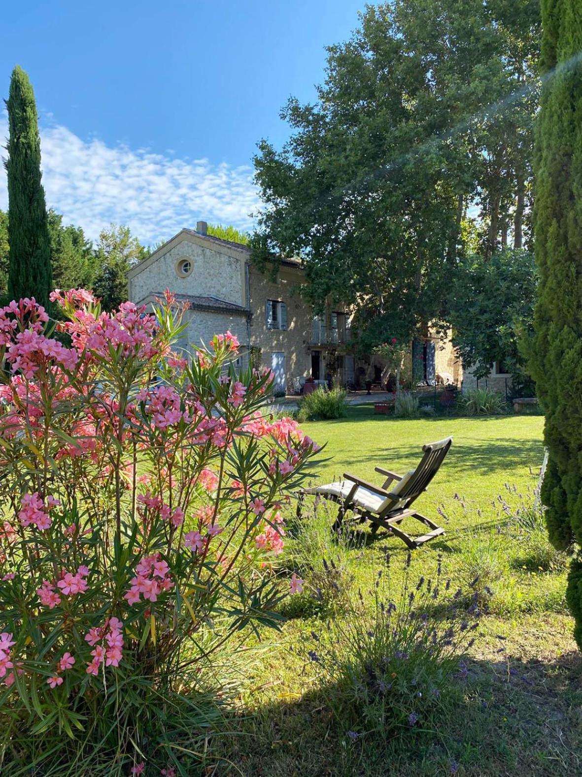 Maison D'Hotes, Superbe Et Spacieuse ,Dans Un Cadre Charmant Calme Et Verdoyant Pernes-les-Fontaines Exterior photo